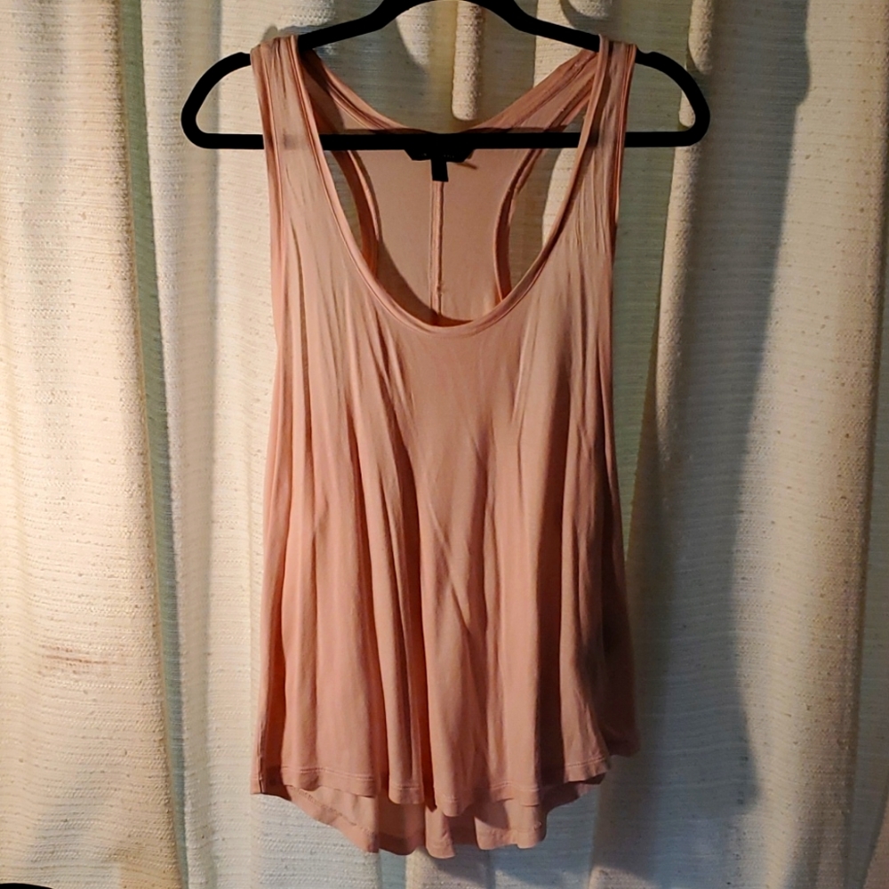 Flowy Tank